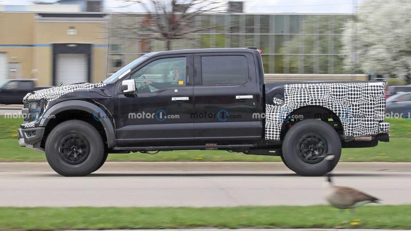 2022-ford-f-150-raptor-r-spy-shots-2.jpg