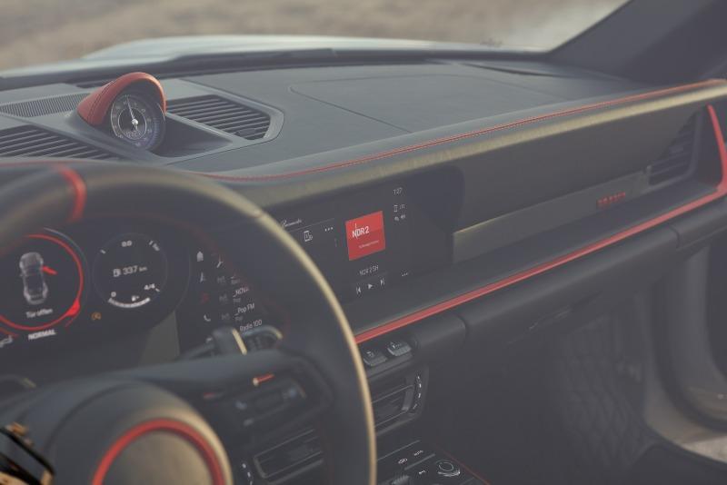2022-Brabus-820-32.jpg