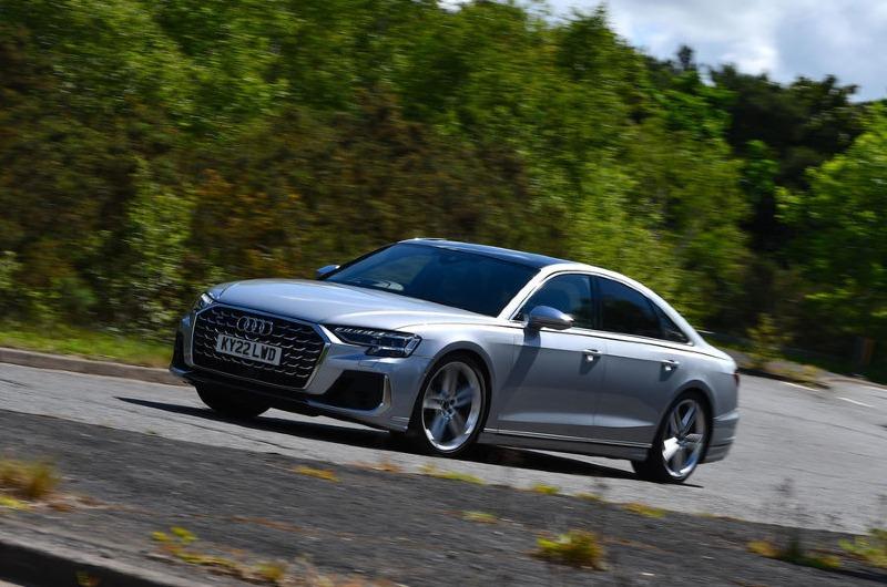 007-audi-s8-cornering-2022.jpg