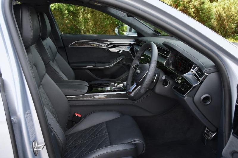 009-audi-s8-frontin-2022.jpg