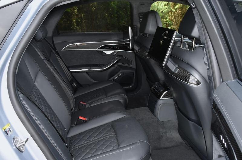 010-audi-s8-rearin-2022.jpg