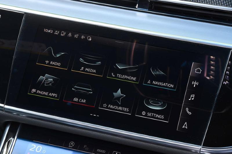 011-audi-s8-screen-2022.jpg