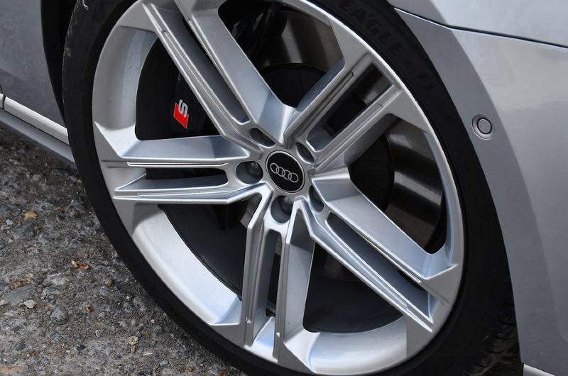 019-audi-s8-wheel-2022.jpg