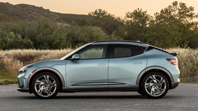 2023-genesis-gv60-exterior (12).jpg
