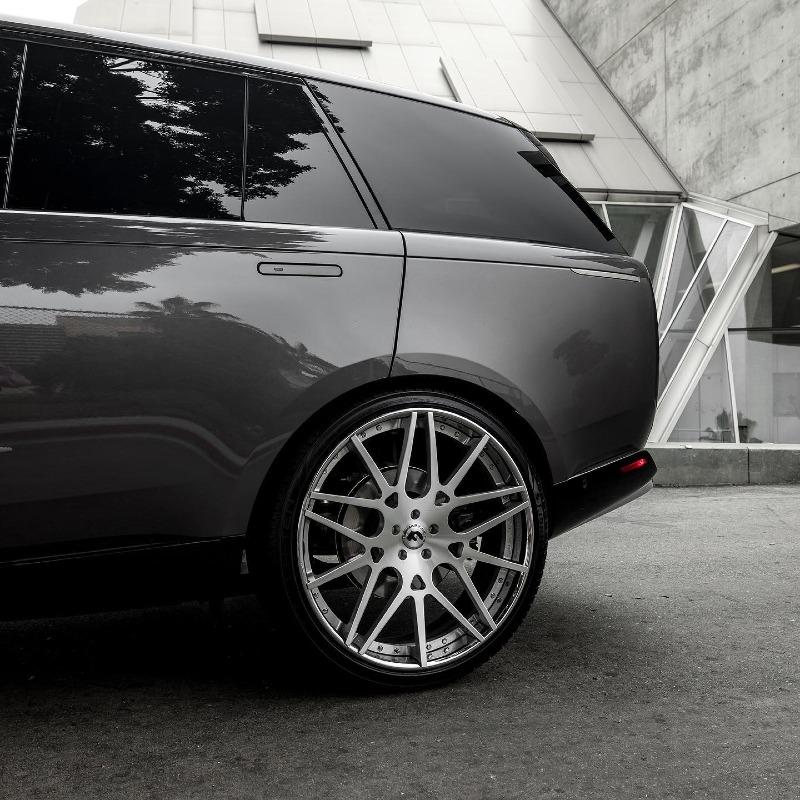 2022-range-rover-hikes-the-baller-attitude-with-26-inch-forgiato-designs-wheels_1.jpg