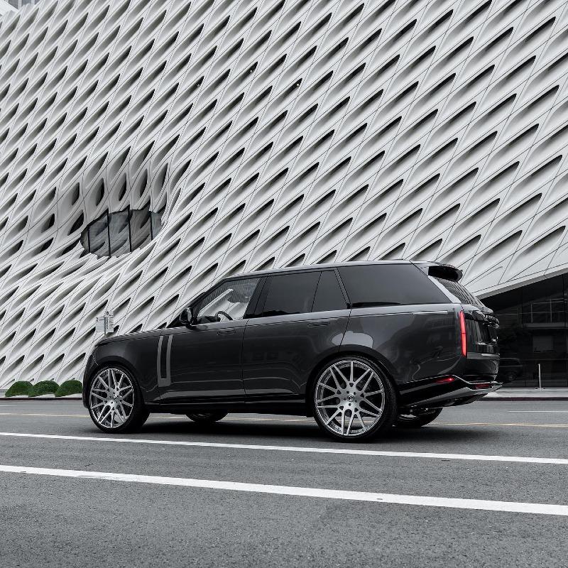 2022-range-rover-hikes-the-baller-attitude-with-26-inch-forgiato-designs-wheels_4.jpg