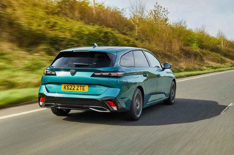 3_peugeot_308_sw_bluehdi_130_reartracking.jpg