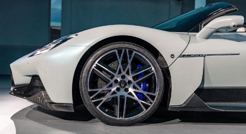 maserati-mc20-cielo-officiel-25.jpg