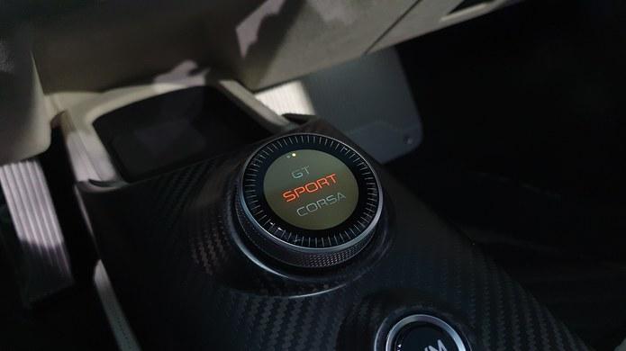 000FG1VMGB867K67-C129-F4.jpg