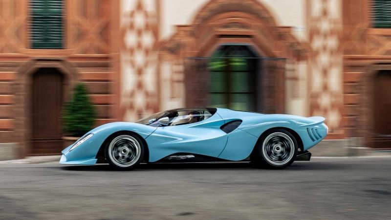 de-tomaso-p72-baby-blue-lake-como (1).jpg