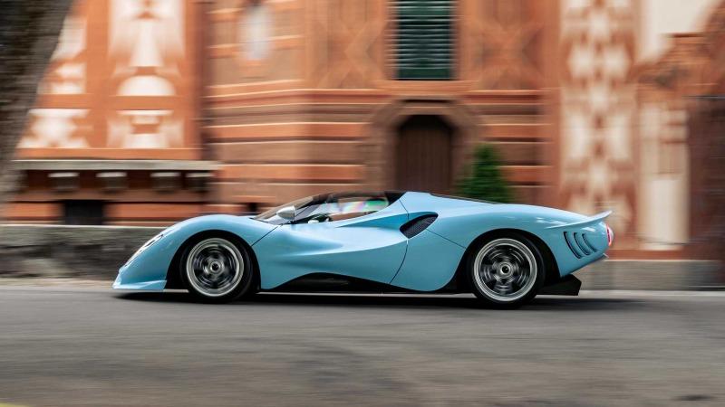 de-tomaso-p72-baby-blue-lake-como (2).jpg