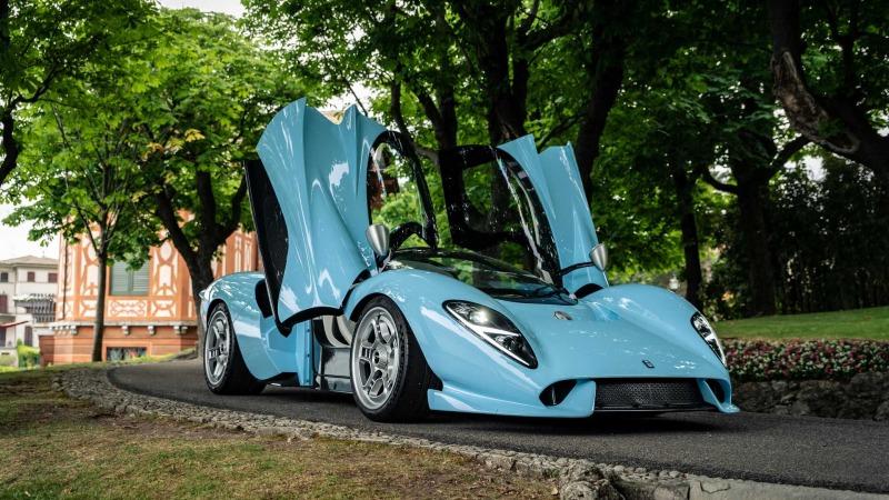 de-tomaso-p72-baby-blue-lake-como (9).jpg
