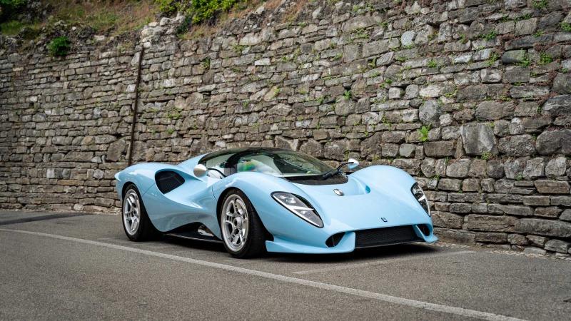 de-tomaso-p72-baby-blue-lake-como (12).jpg