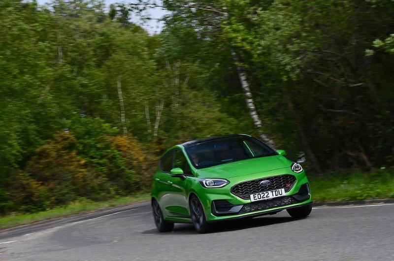 004-ford-fiesta-st-front-cornering-2022-.jpg