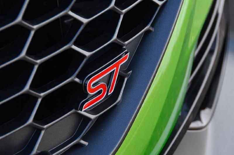 006-ford-fiesta-st-badge-2022-.jpg