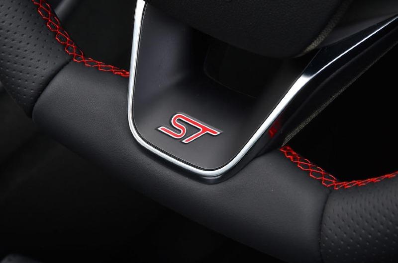 014-ford-fiesta-st-badge-2022-.jpg