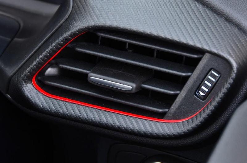015-ford-fiesta-st-airvent-2022-.jpg