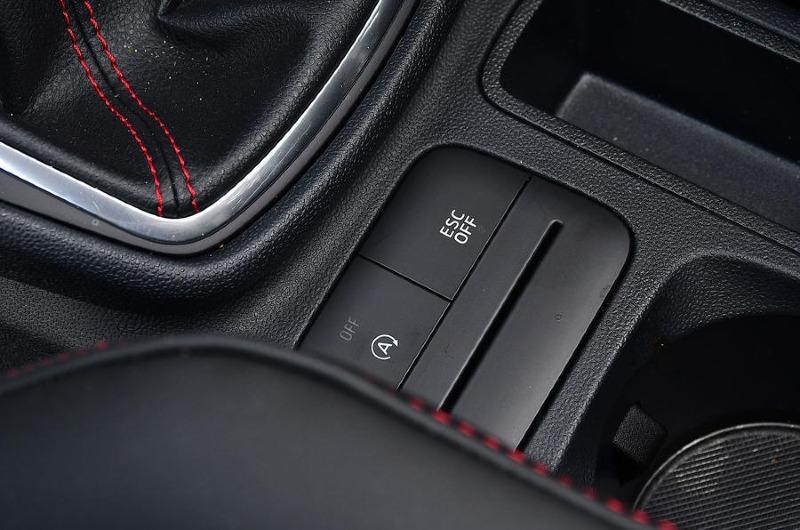 016-ford-fiesta-st-buttons-2022-.jpg