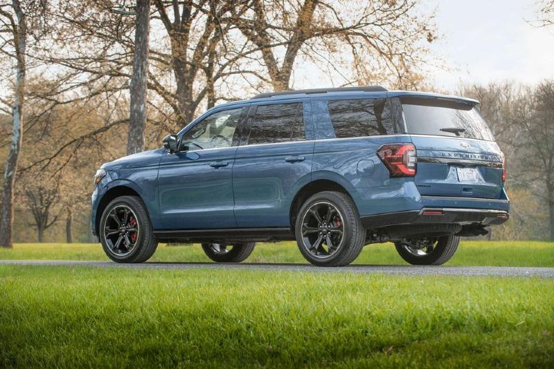 2022-ford-expedition-stealth-105-1653524516.jpg