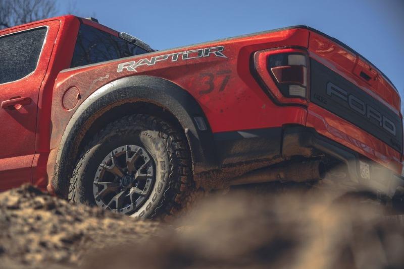 2021-ford-f-150-raptor-37in-1123-1653330424.jpg
