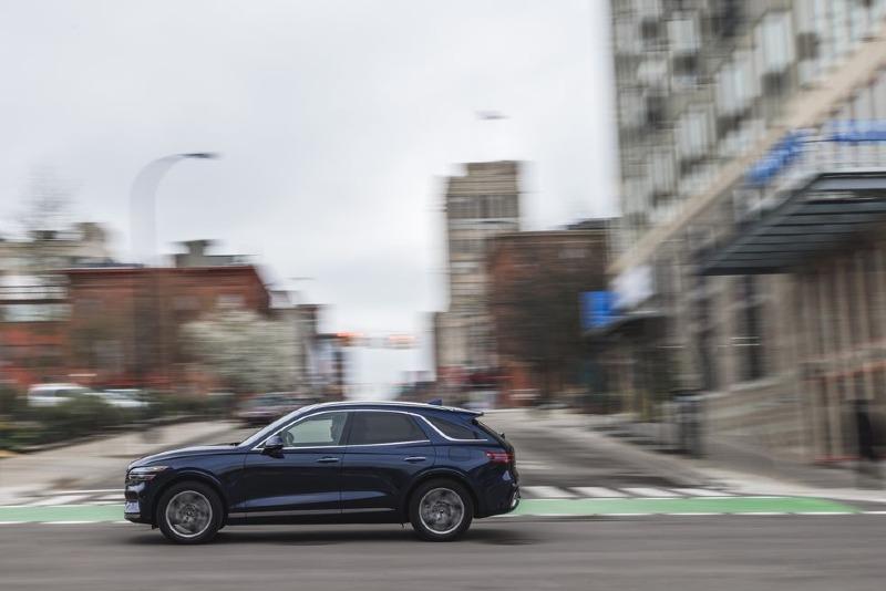 2022-genesis-gv70-2p5t-awd-advanced-299-edit-1653058924.jpg