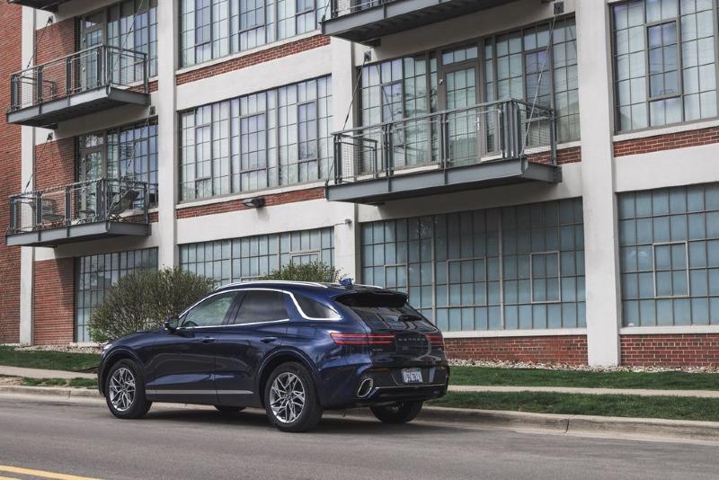 2022-genesis-gv70-2p5t-awd-advanced-468-edit-1653058929.jpg