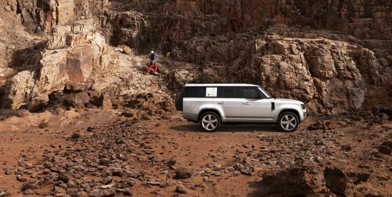 2023-Land-Rover-Defender-130-16.jpg