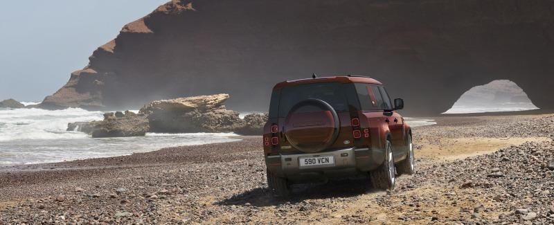 2023-Land-Rover-Defender-130-18.jpg