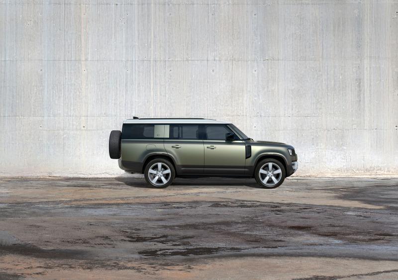 2023-Land-Rover-Defender-130-24.jpg