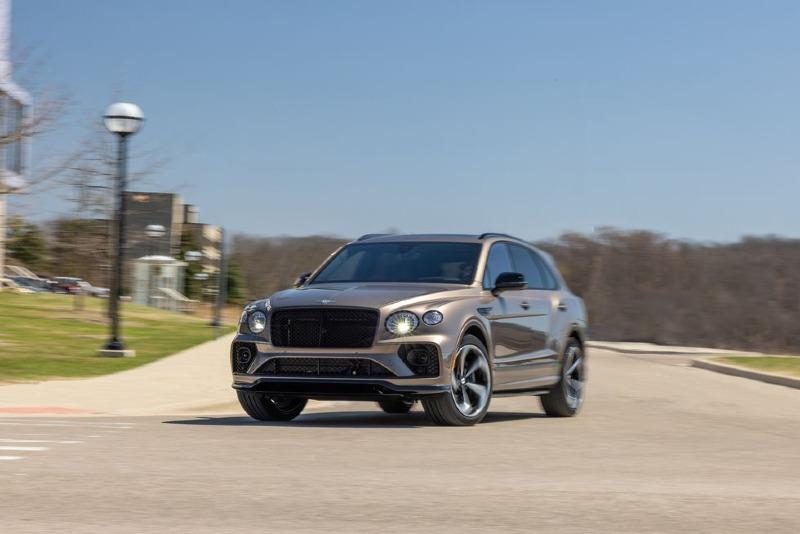 2022-bentley-bentayga-s-101-1653579643.jpg