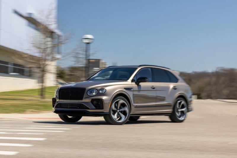 2022-bentley-bentayga-s-102-1653579646.jpg