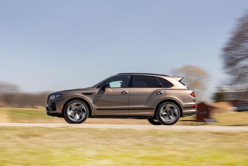 2022-bentley-bentayga-s-104-1653579644.jpg