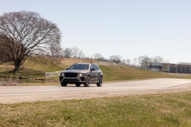 2022-bentley-bentayga-s-106-1653579646.jpg
