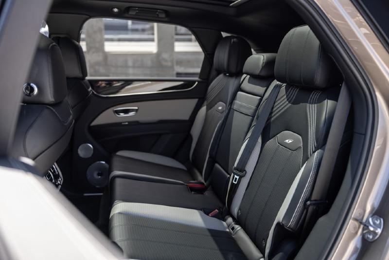 2022-bentley-bentayga-s-110-1653579648.jpg
