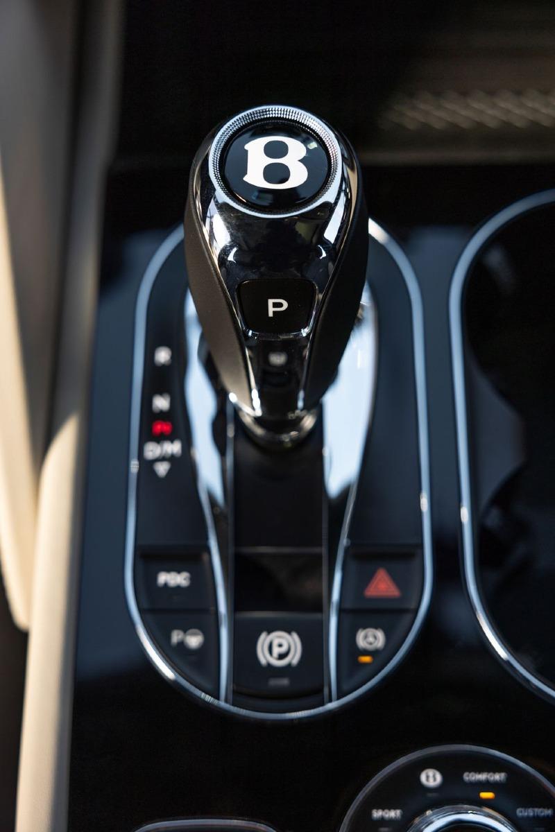 2022-bentley-bentayga-s-117-1653579653.jpg
