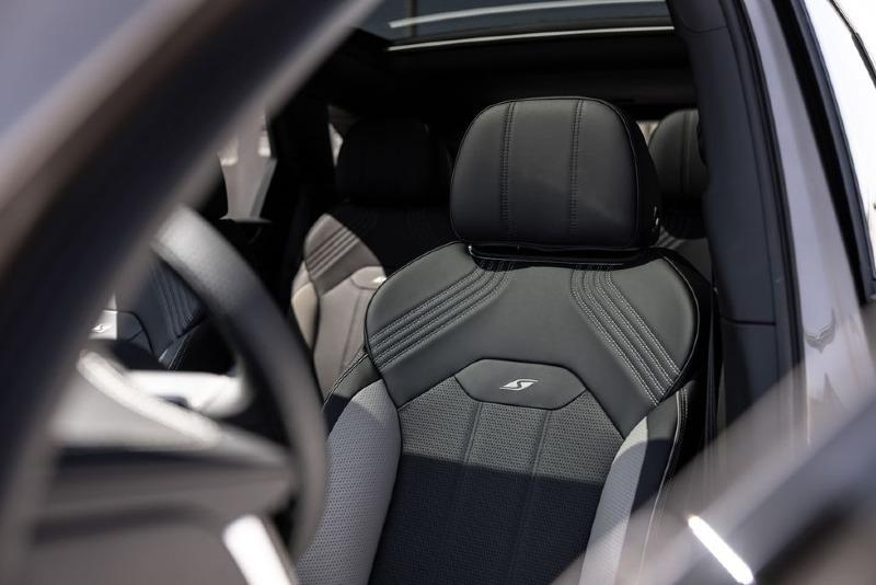 2022-bentley-bentayga-s-125-1653579659.jpg