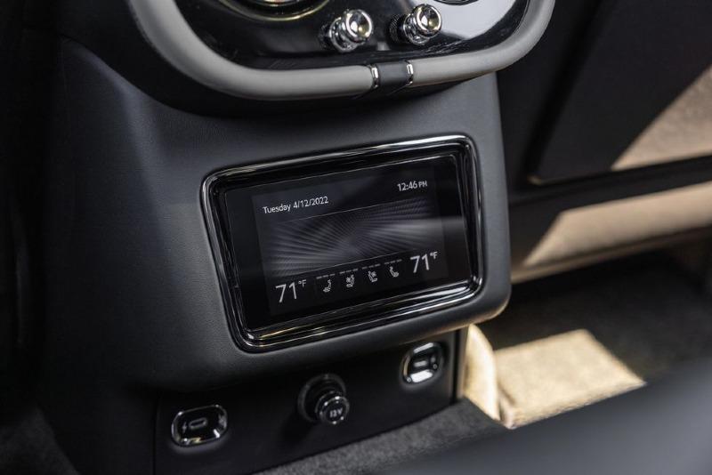 2022-bentley-bentayga-s-128-1653579665.jpg