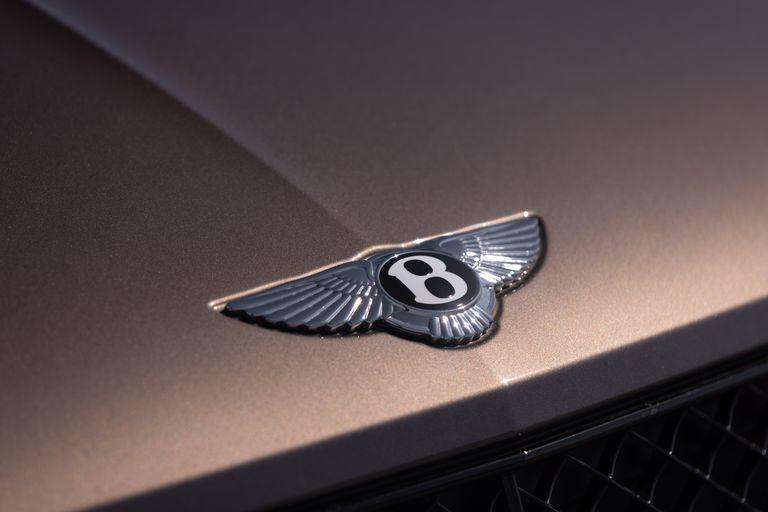 2022-bentley-bentayga-s-141-1653579671.jpg