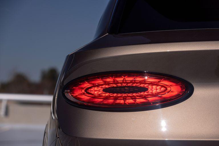 2022-bentley-bentayga-s-149-1653579677.jpg