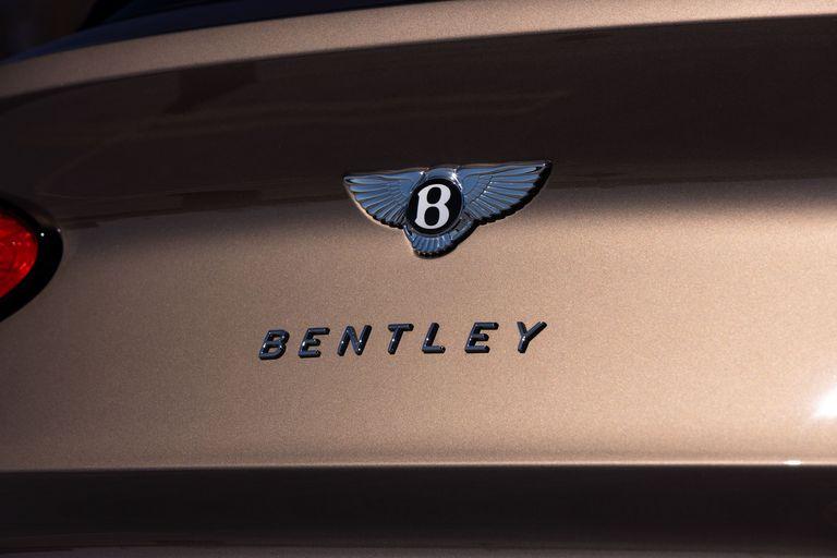 2022-bentley-bentayga-s-150-1653579677.jpg