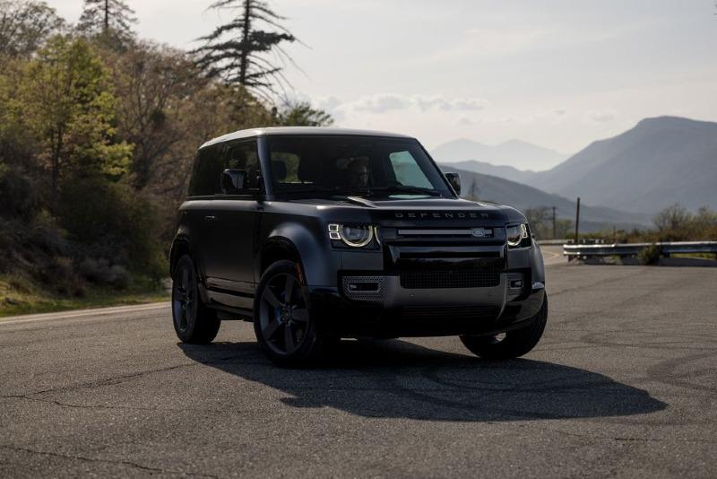 2022-land-rover-defender-90-v8-112-1653515464.jpg