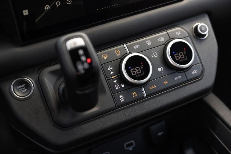 2022-land-rover-defender-90-v8-130-1653515496.jpg