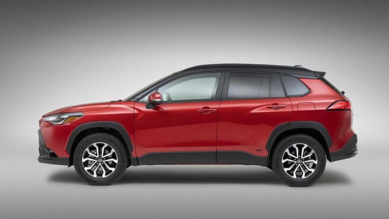 2023-toyota-corolla-cross-hybrid-se (2).jpg