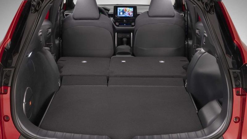2023-toyota-corolla-cross-hybrid-se (9).jpg