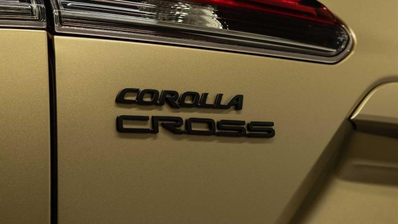 2023-toyota-corolla-cross-hybrid-xse (6).jpg