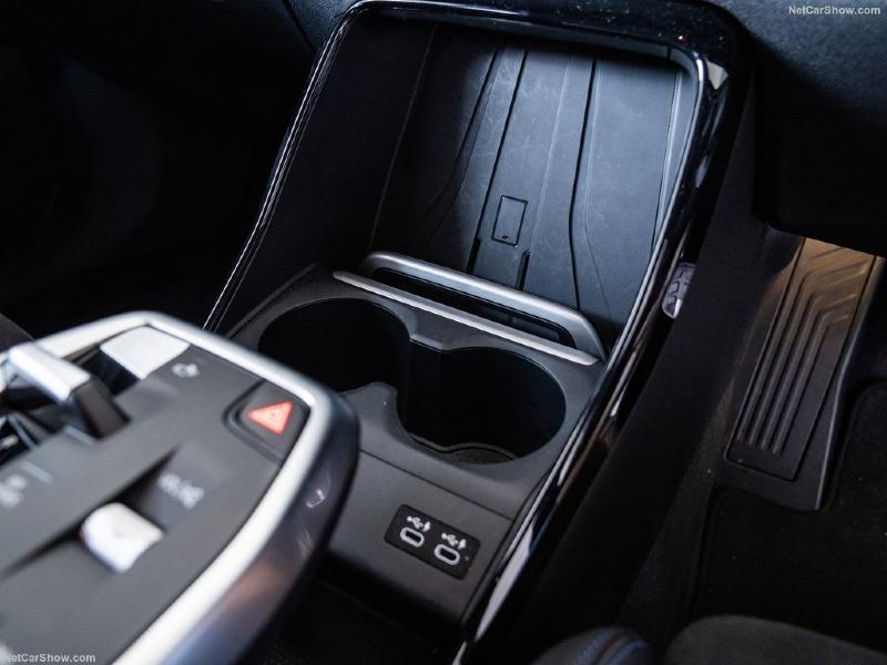 BMW-218i_Active_Tourer_M_Sport-2022-1024-43.jpg