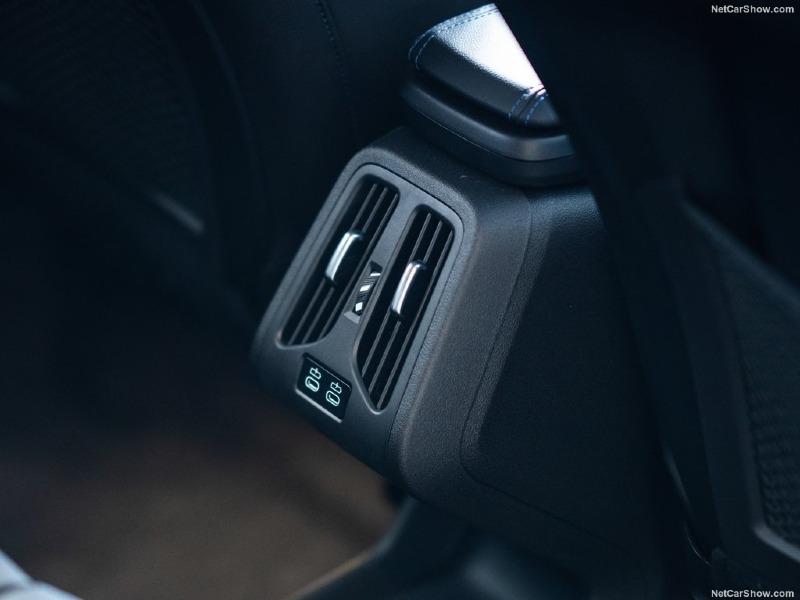 BMW-218i_Active_Tourer_M_Sport-2022-1024-45.jpg