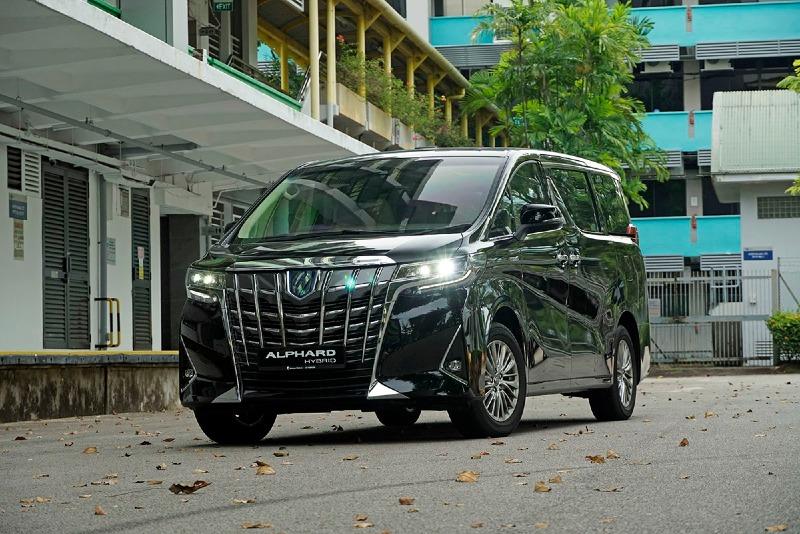 2022-Toyota-Alphard-Hybrid-review-CarBuyer-Singapore-9.jpg