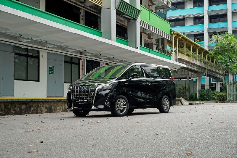 2022-Toyota-Alphard-Hybrid-review-CarBuyer-Singapore-8.jpg