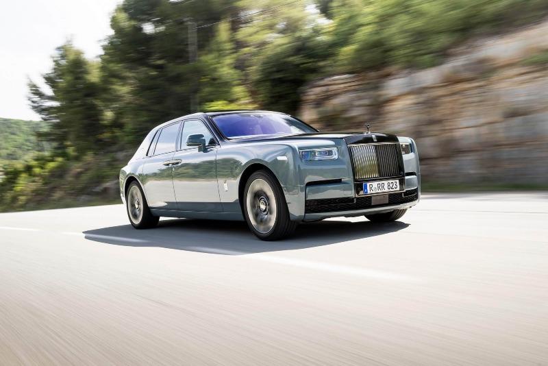 2023-Rolls-Royce-Phantom-at-French-Riviera-5.jpg